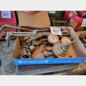 Uniweld gauges and Victor torch with accessories