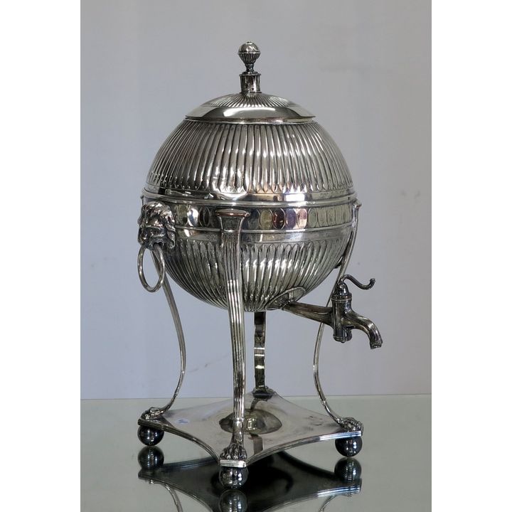 VICTORIAN SILVERPLATED TEA URN