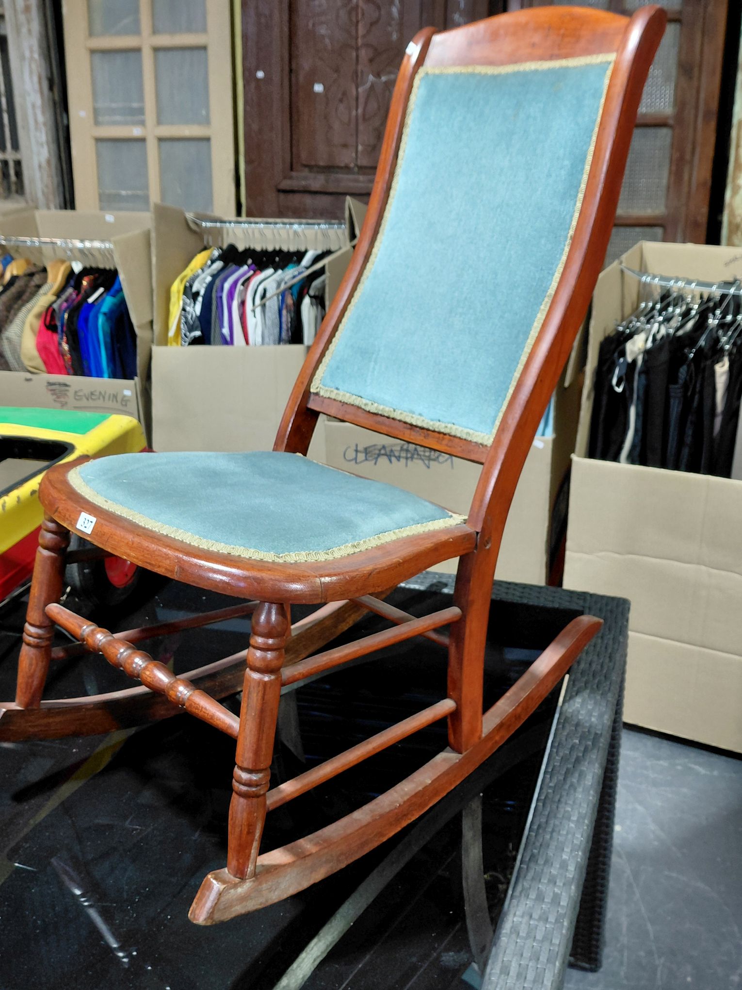 327 · ROCKING CHAIR