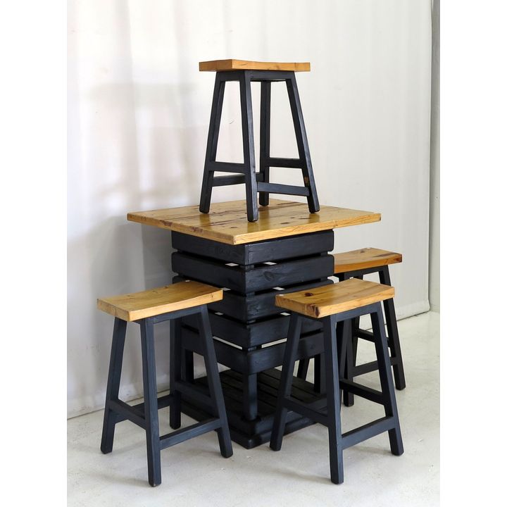 TABLE AND SET OF 4 STOOLS