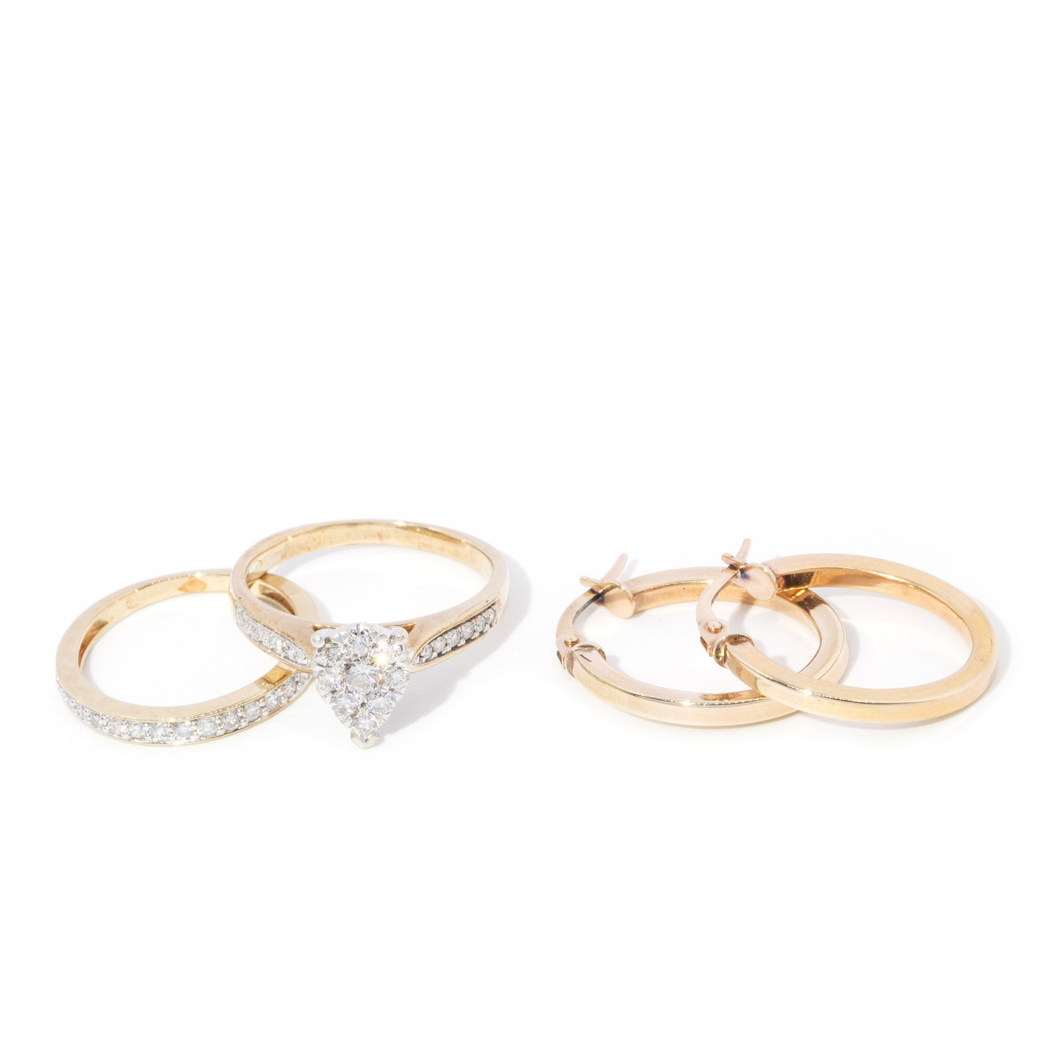 9 carat gold earrings and ring set