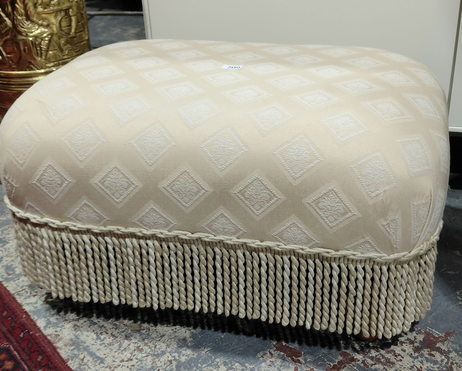 209 · UPHOLSTERED STOOL