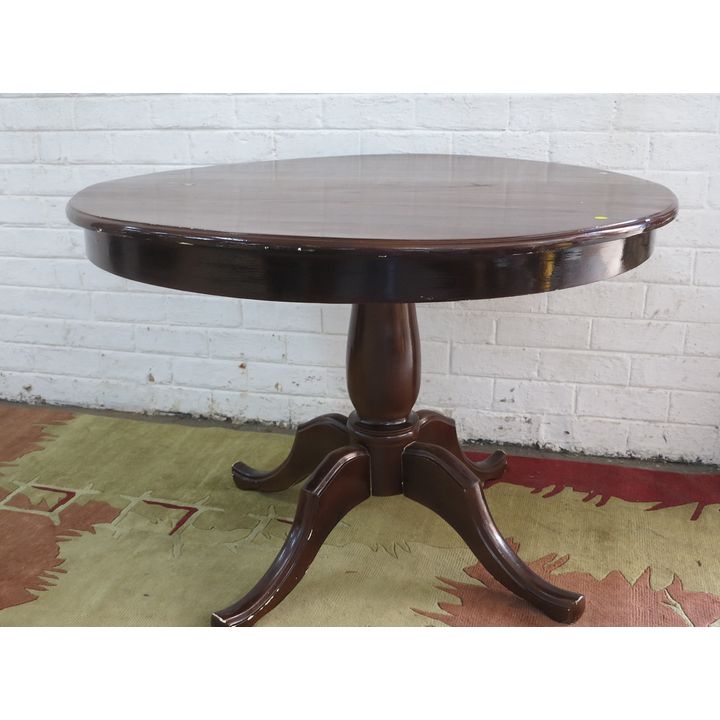 CIRCULAR DINING TABLE