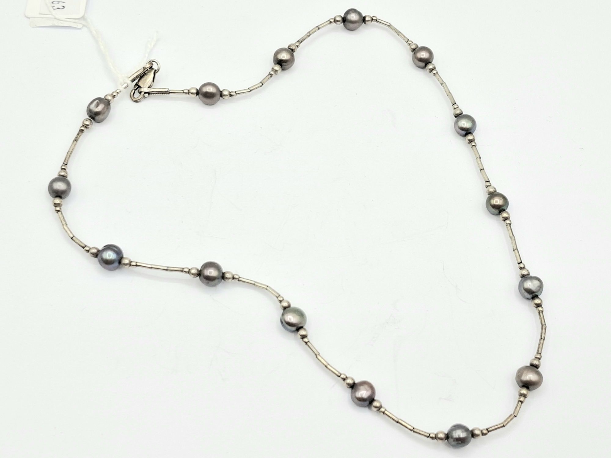 1060 · STERLING SILVER PEARL NECKLACE