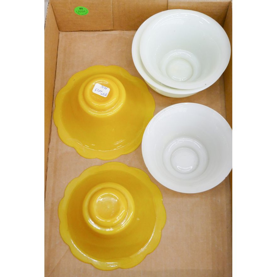Box 5pc Old Chinese Peking Glass Yellow & White Bowls