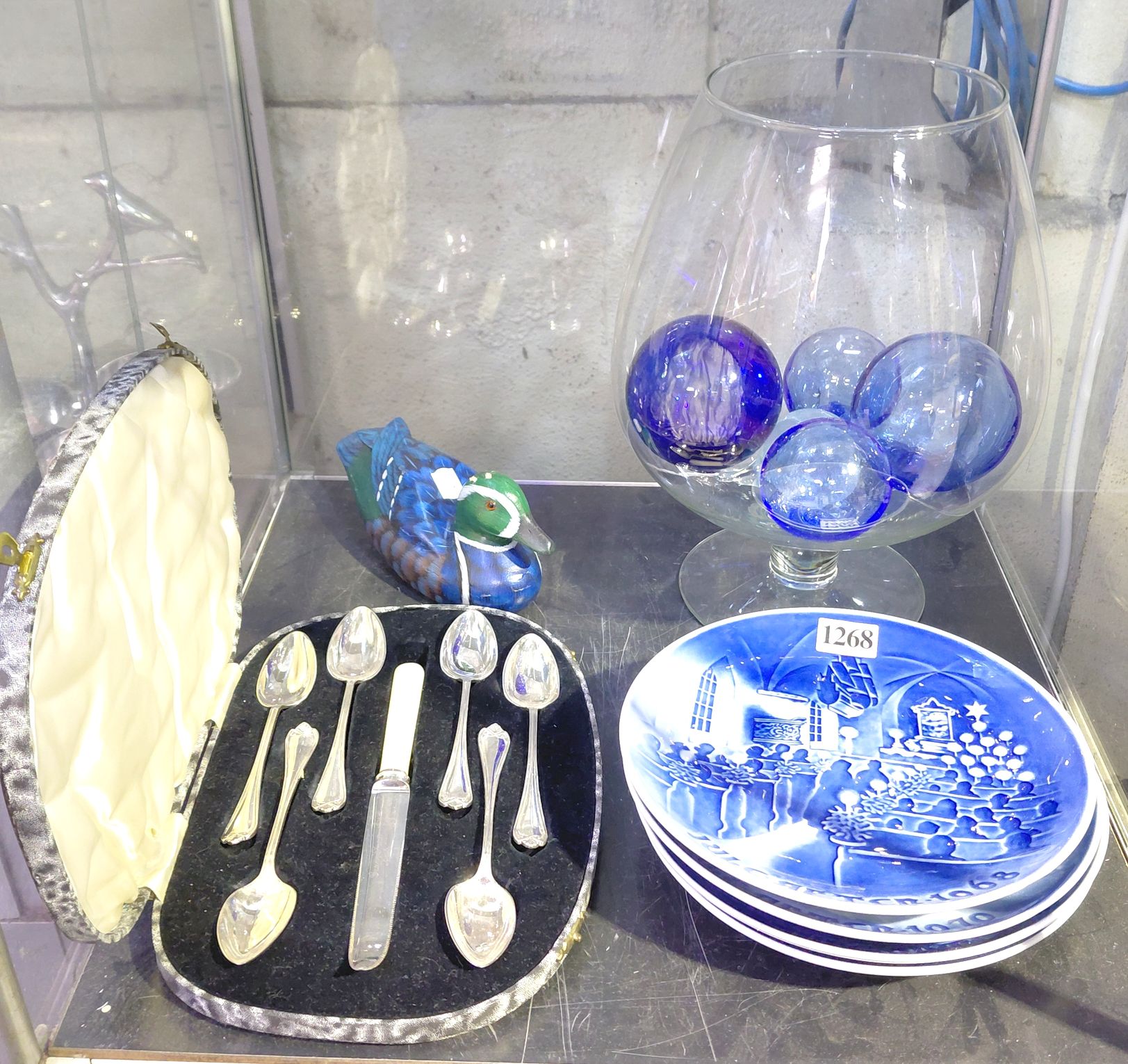 Home Decor And Silverplate Cake Service