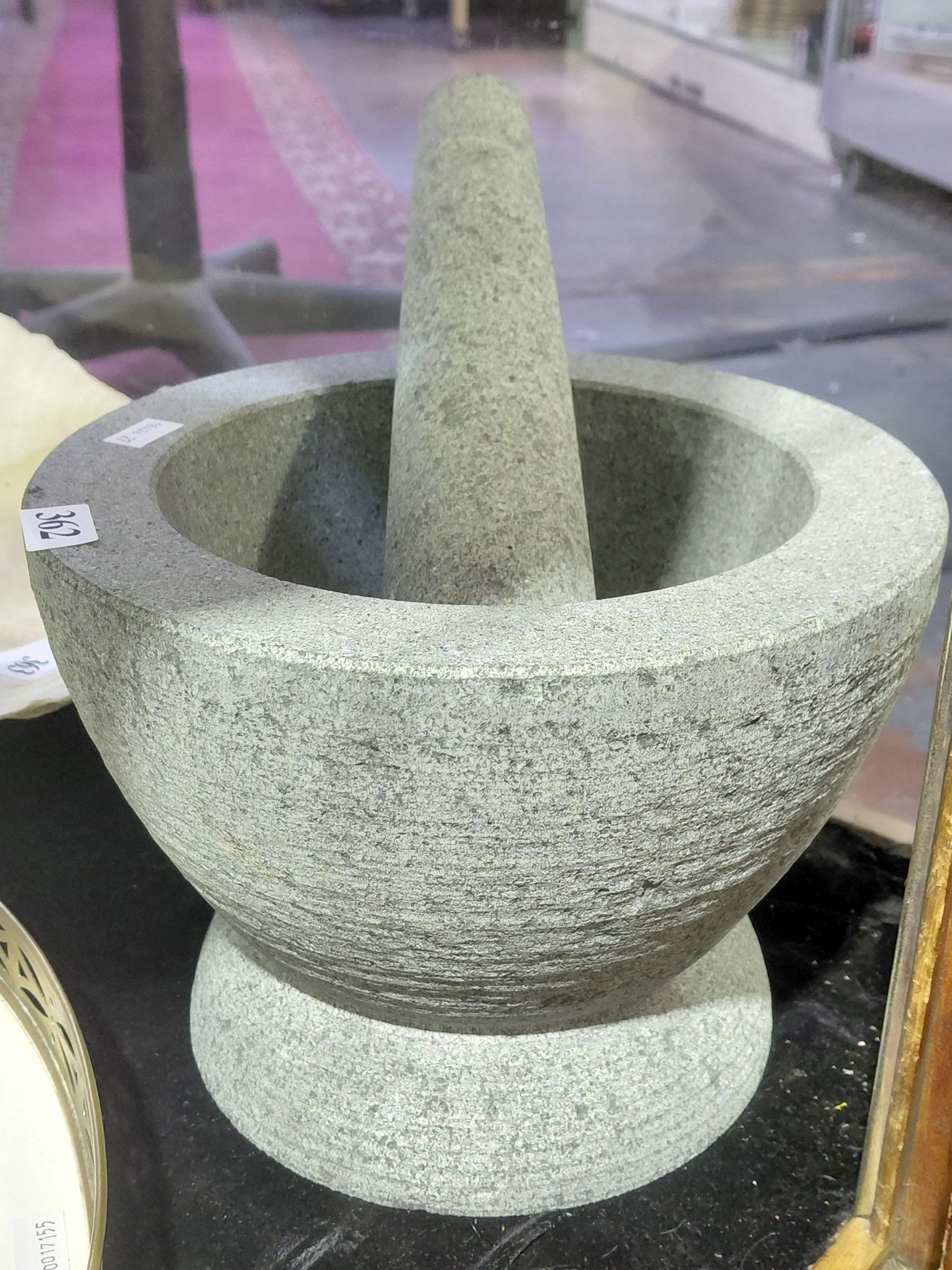 362 · LARGE MORTAR AND PESTLE