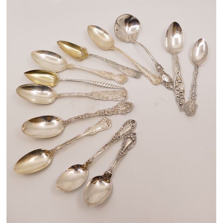 Box Ornate Antique Sterling Spoons- 253g TW