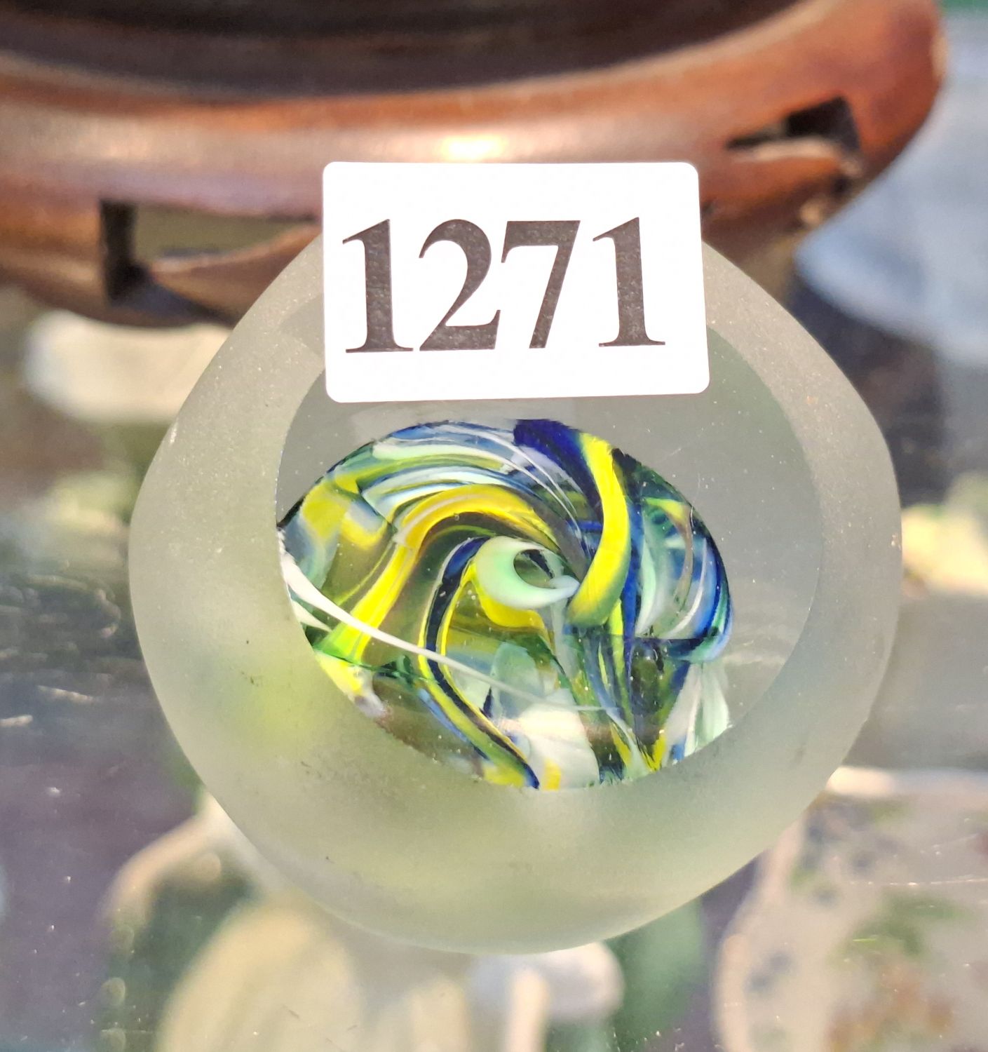 1271 · ART GLASS PAPERWEIGHT