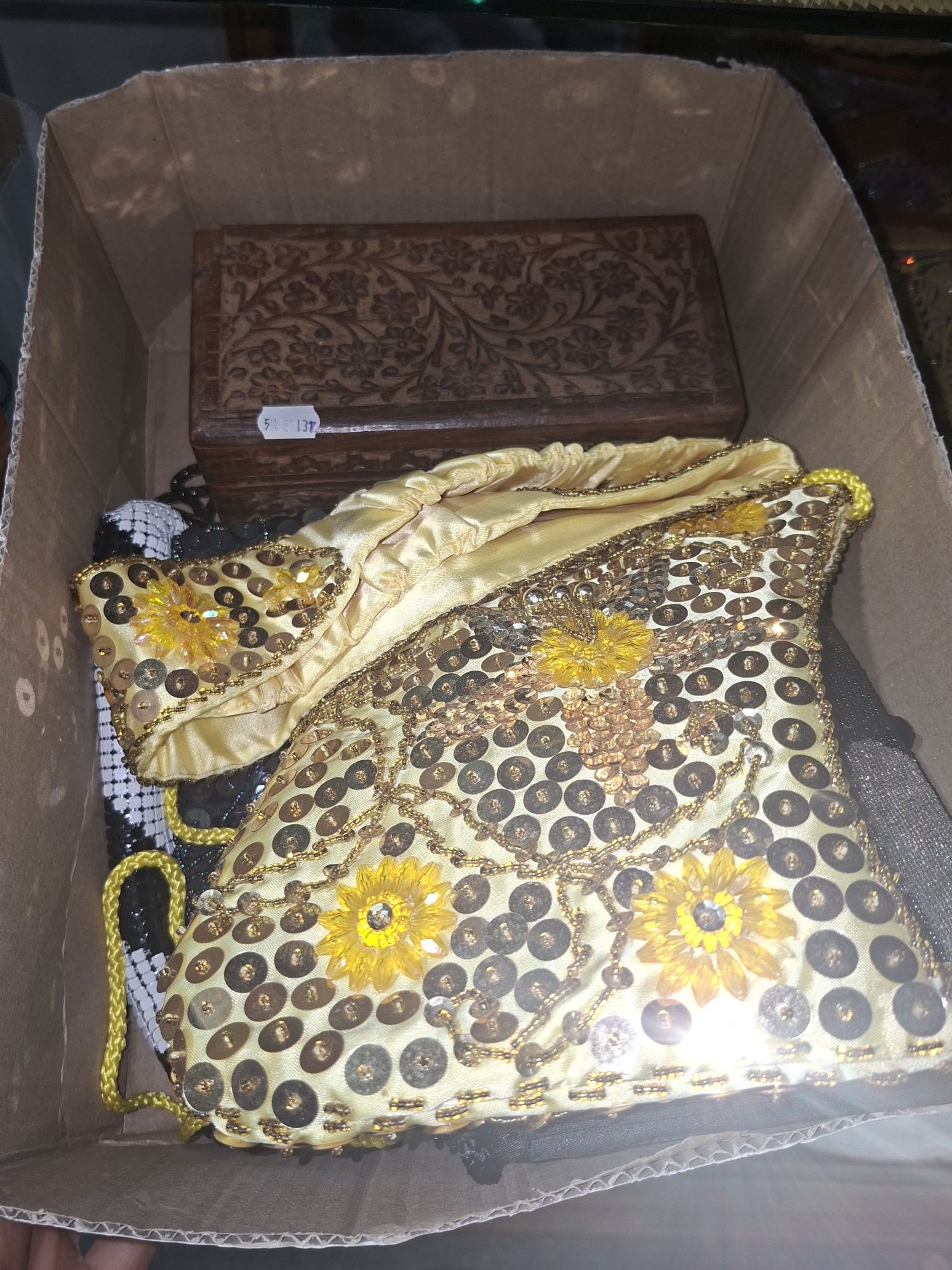 MODERN HANDBAGS PURSES AND BOX