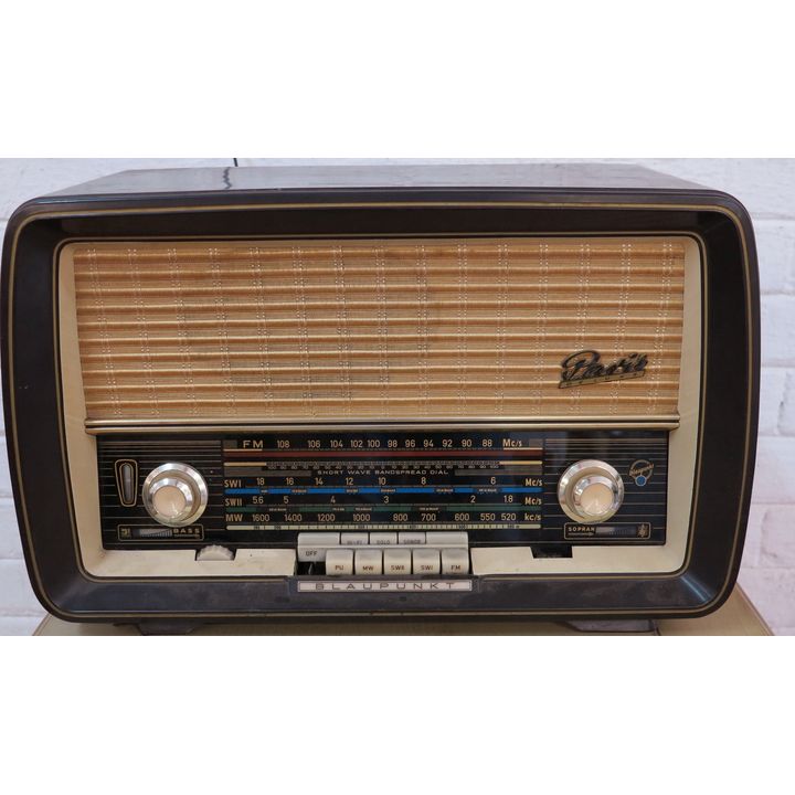 VINTAGE BLAUPUNKT RADIO,