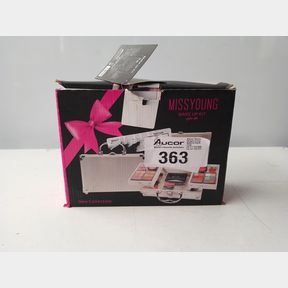 MAGIC COLOUR MAKE-UP KIT STYLISH ALUMINIUM CARRY CASE