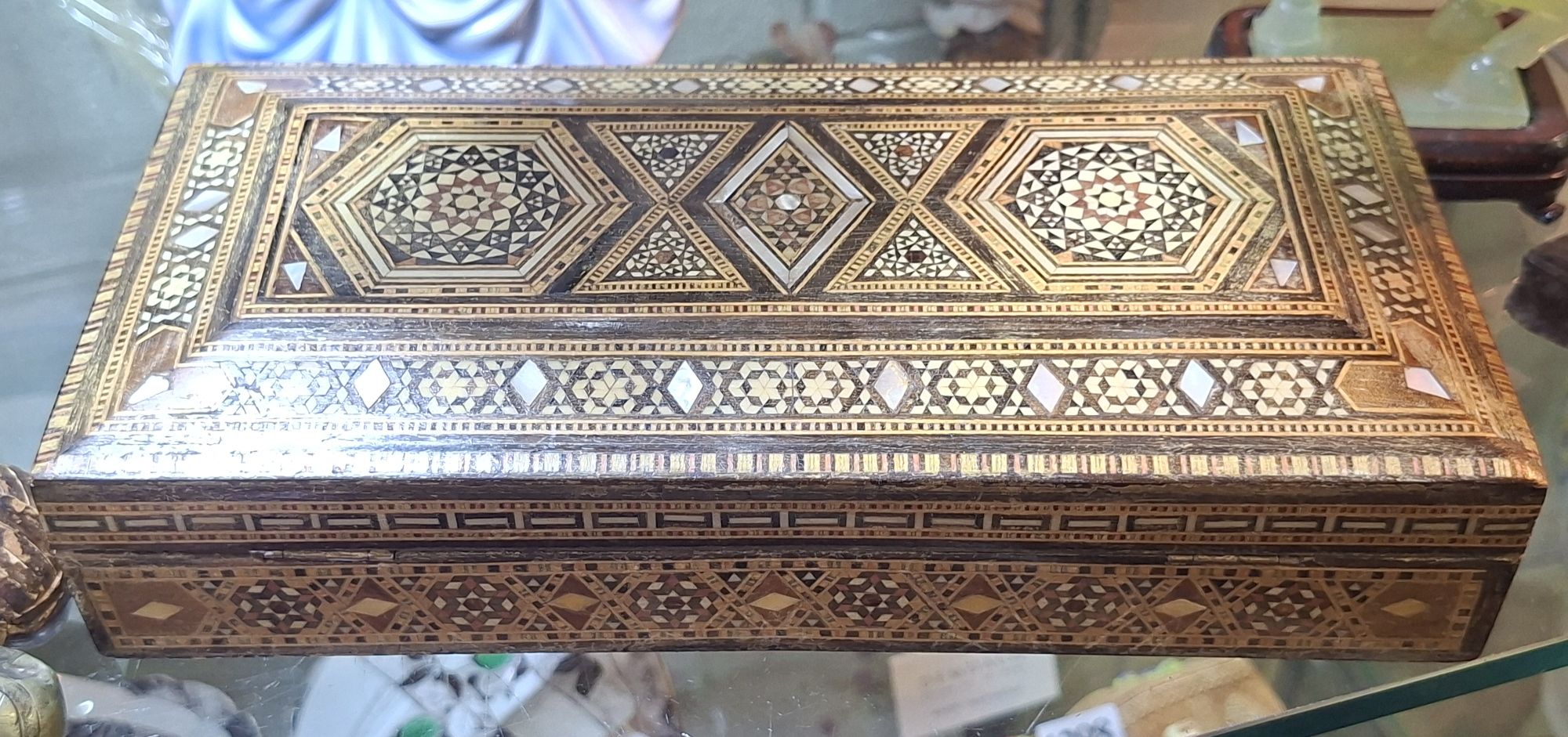 1289 · ANGLO INDIAN SANDALWOOD BOX