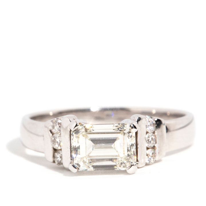 18 Carat White Gold Diamond Ring,