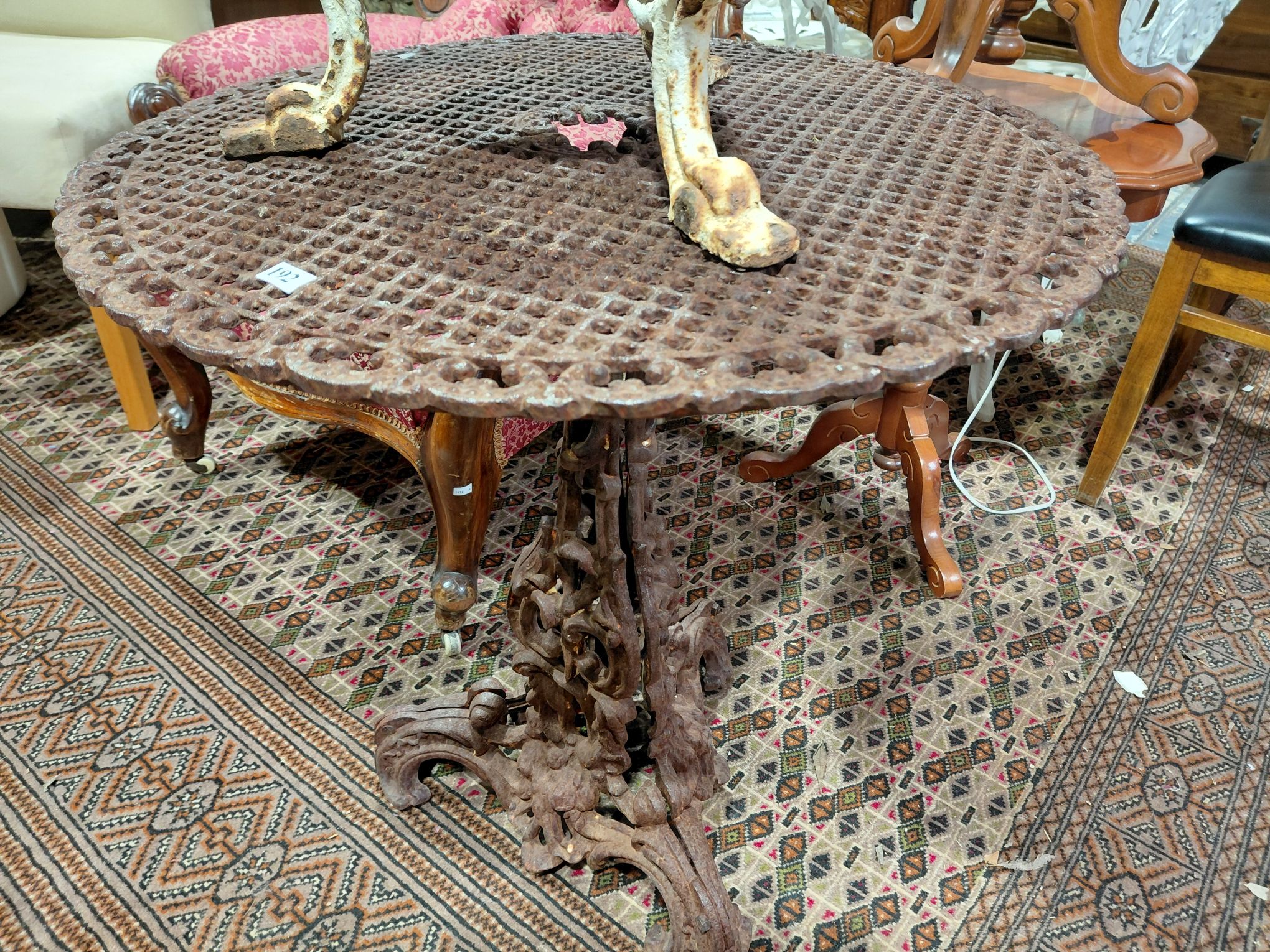 192 · CAST IRON GARDEN TABLE