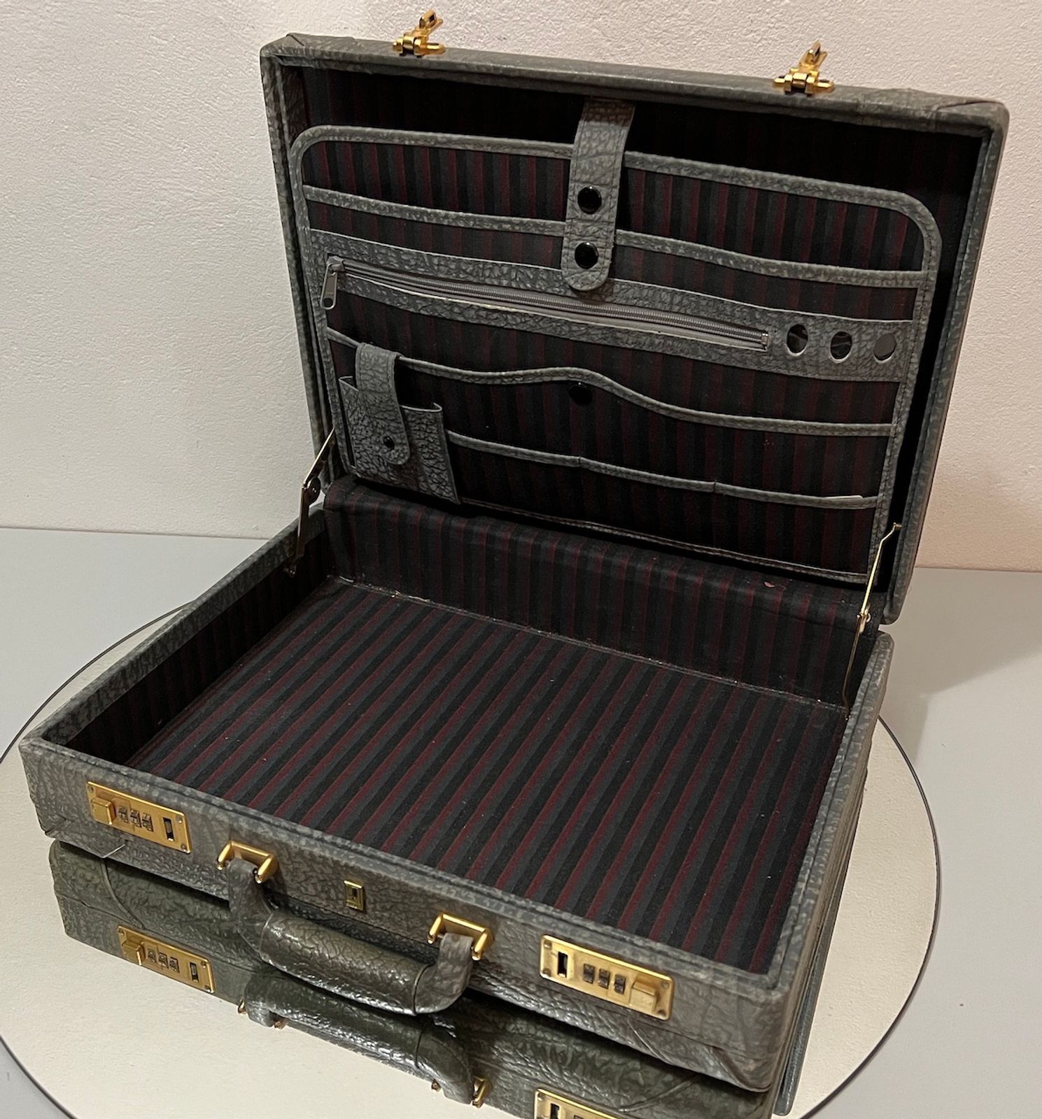Wild Buffalo Leather Suitcase | OldJW Auctioneers