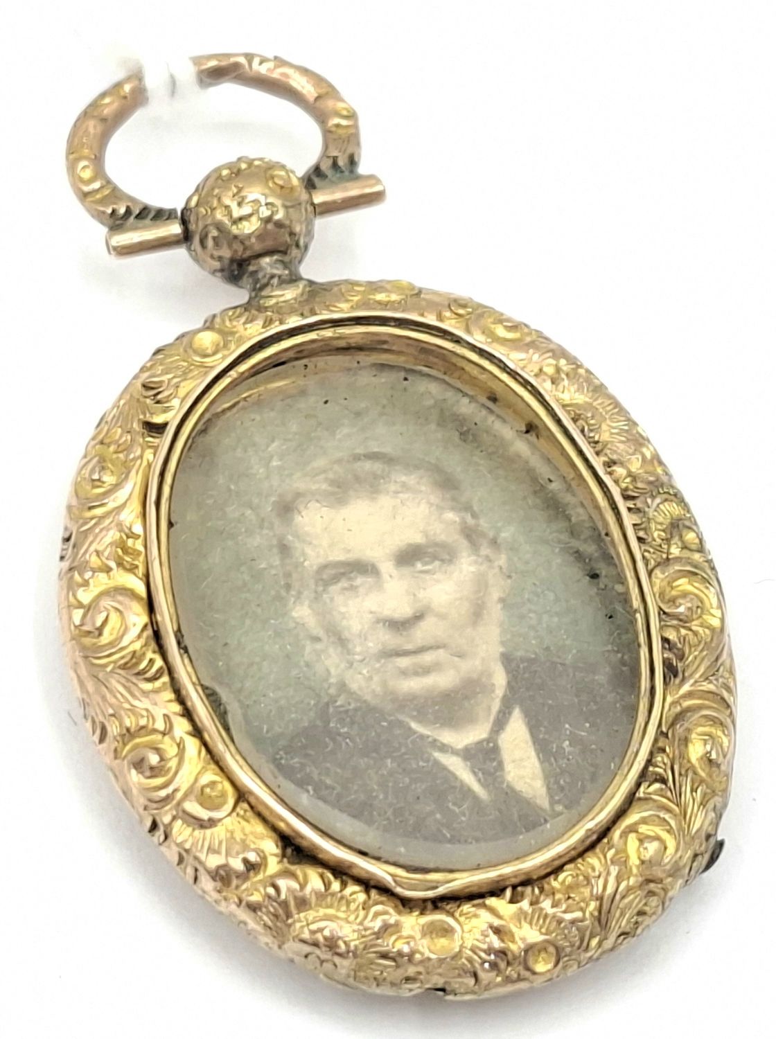 1140 · ANTIQUE PHOTO LOCKET