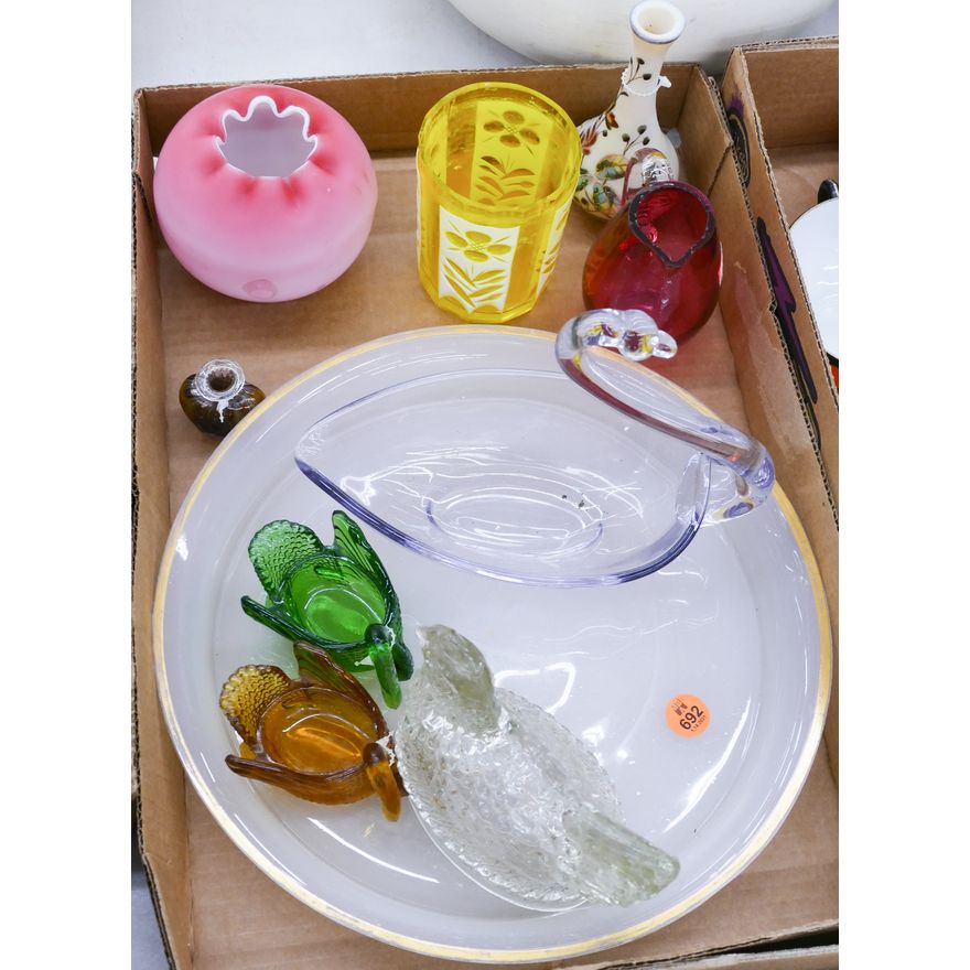 Box Glass Swans Etc