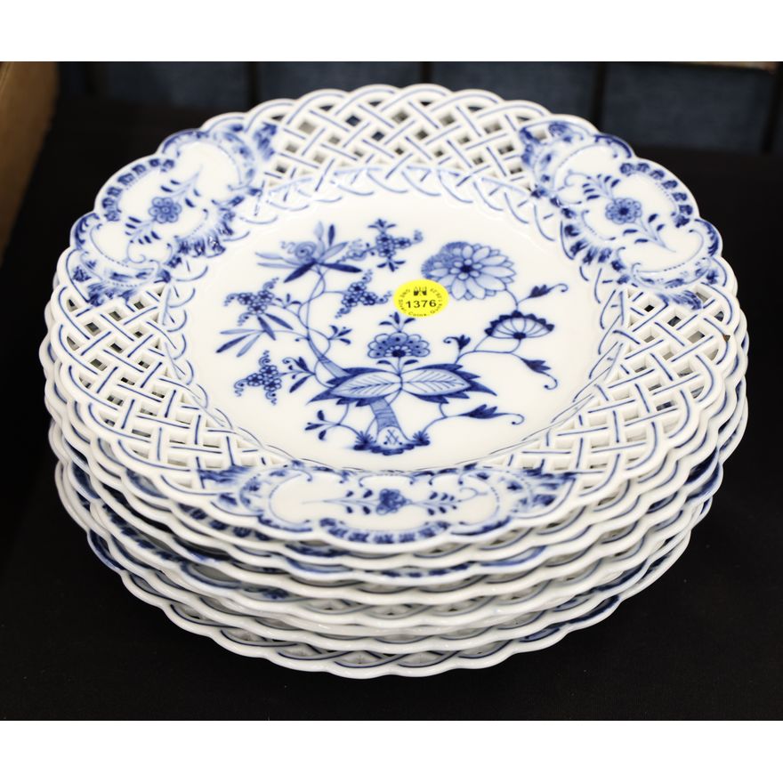 Set 8 Meissen Blue Onion Reticulated Plates 9''