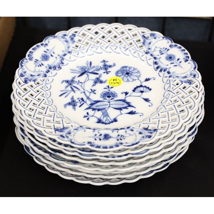 Set 8 Meissen Blue Onion Reticulated Plates 9''