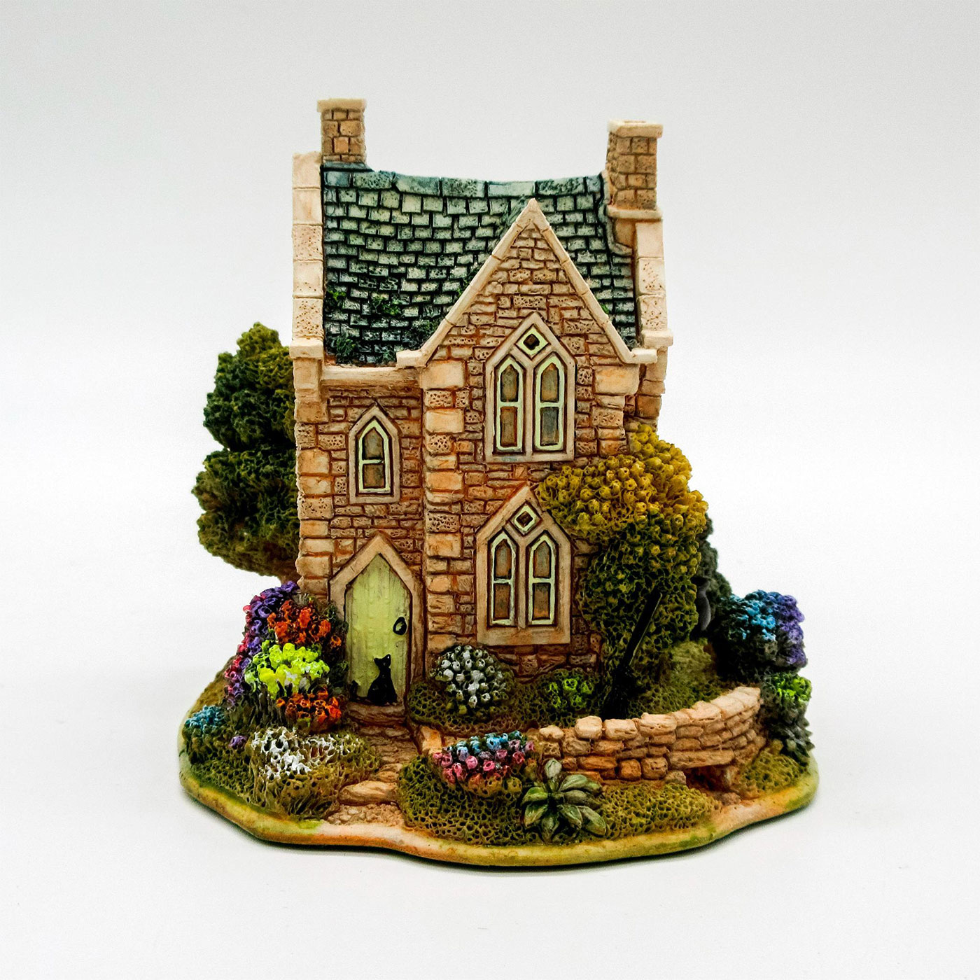 Lilliput Lane Amorphite Collectible, Hubble Bubble | Lion