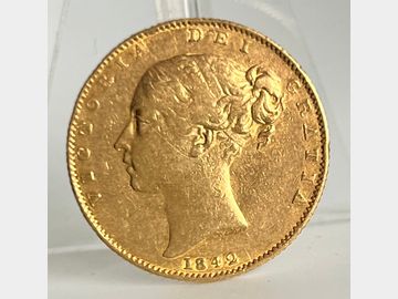 1842 VICTORIA YOUNG HEAD 'CLOSED 2' LONDON MINT SHIELD GOLD SOVEREIGN