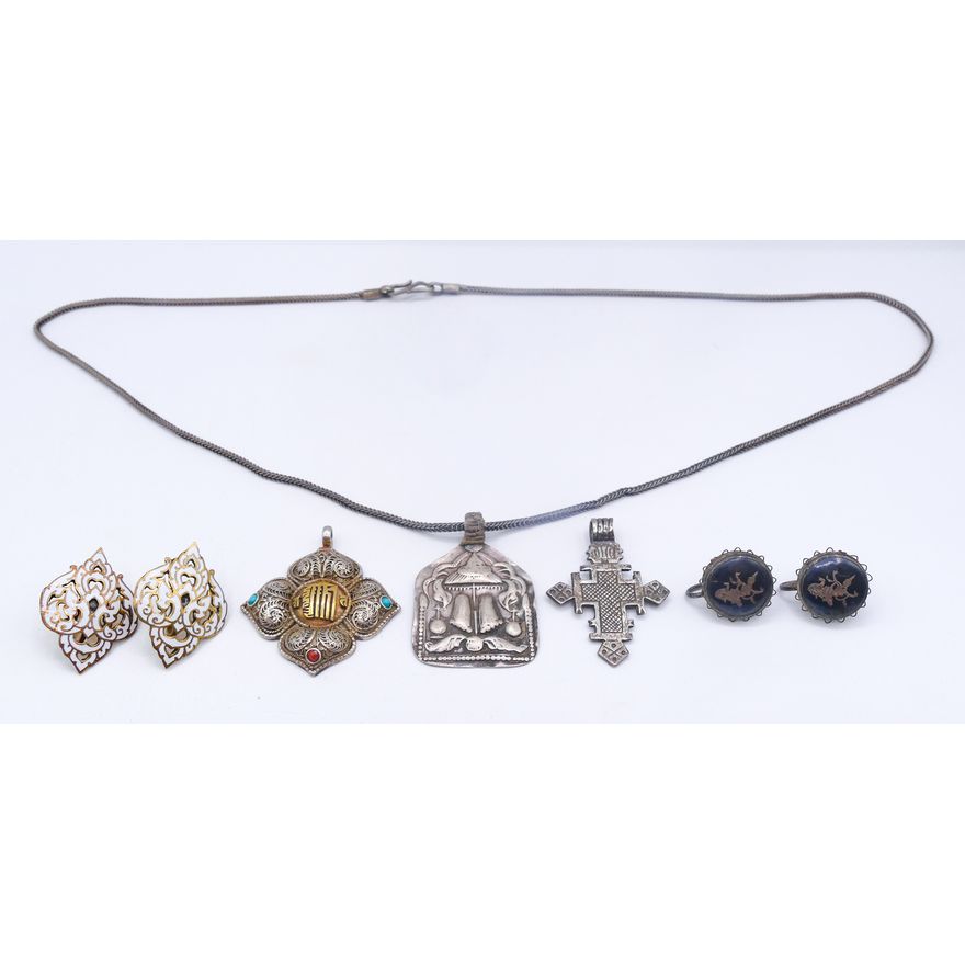 Box Thai and Tibetan Silver Jewelry