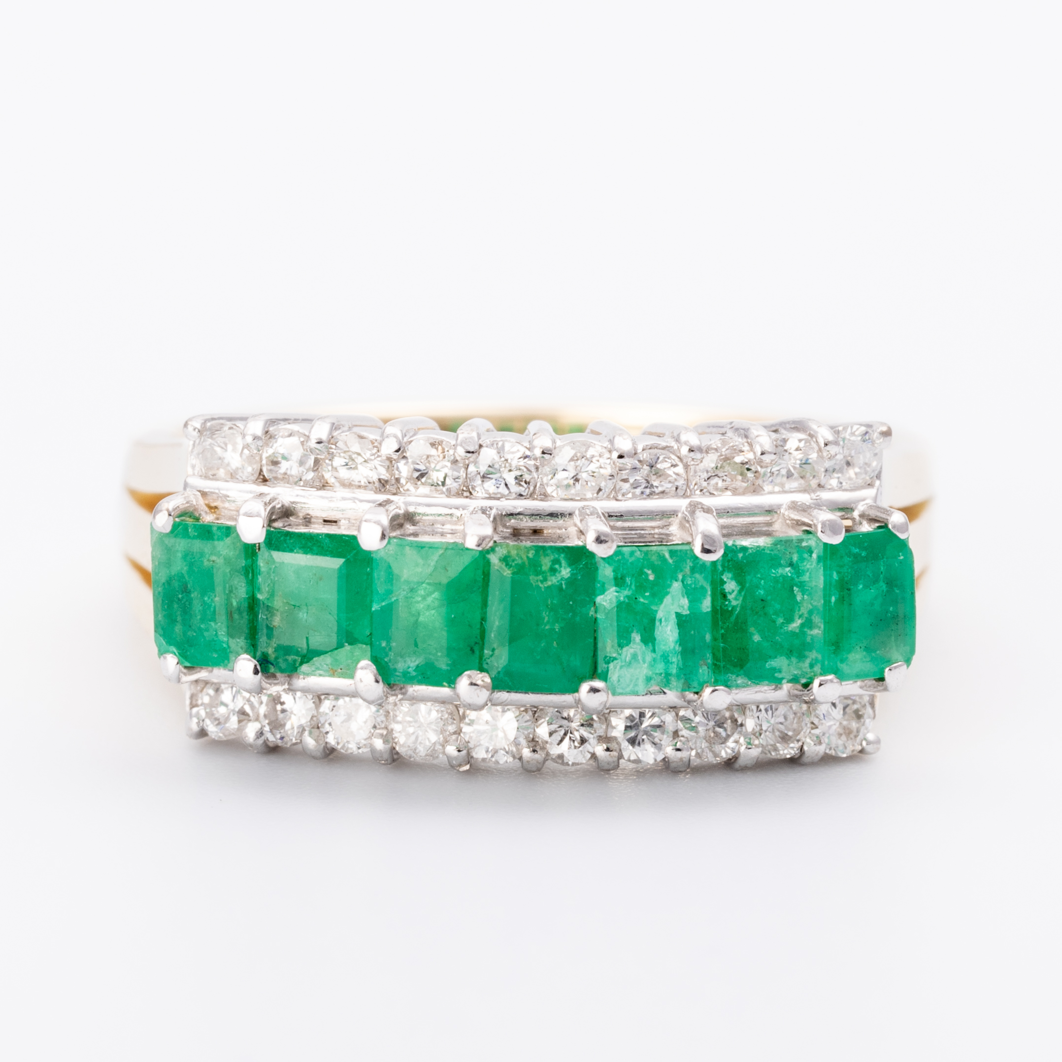 121 · Emerald & Diamond Ring 14ct Gold