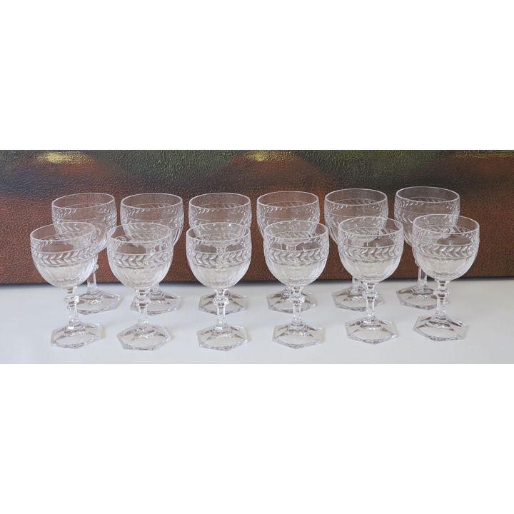 SET OF VILLEROY & BOCH WINE GLASSES