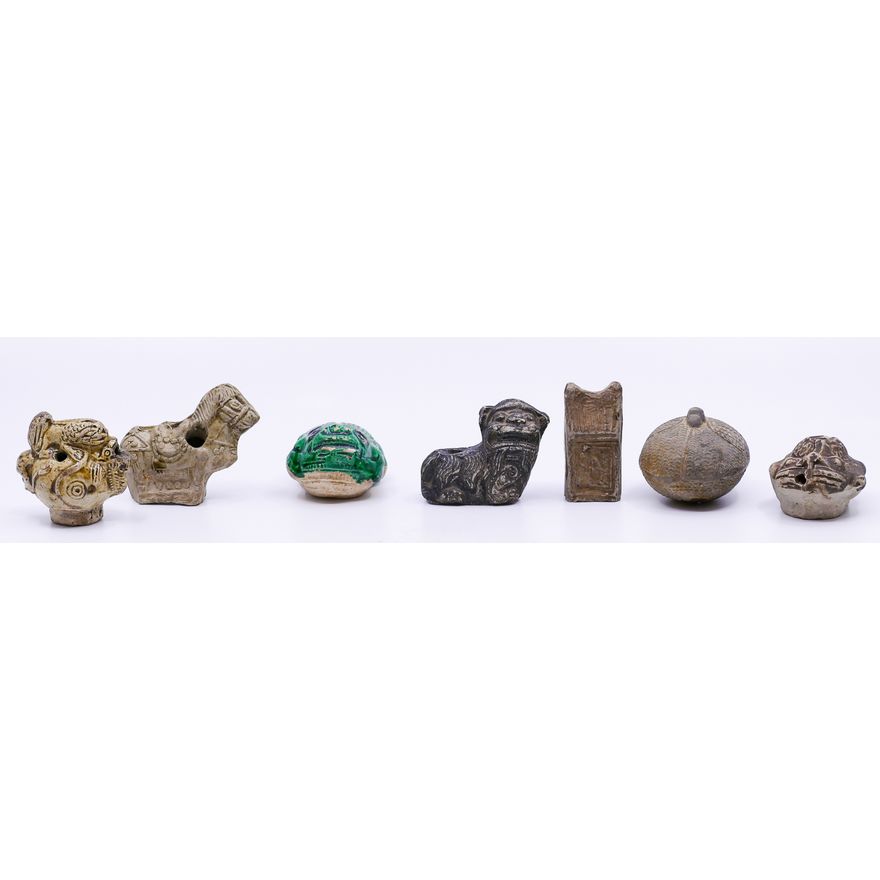 Box Old Chinese Molded Ceramic Miniatures