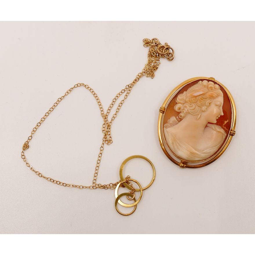 10K Mounted Shell Cameo Brooch- 11.7g