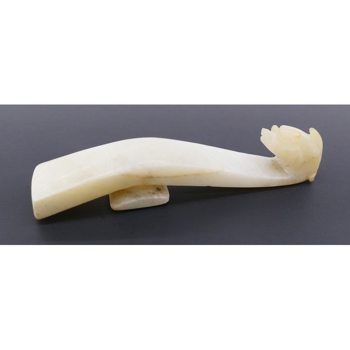Chinese Jade Off-White Dragon Belt Hook