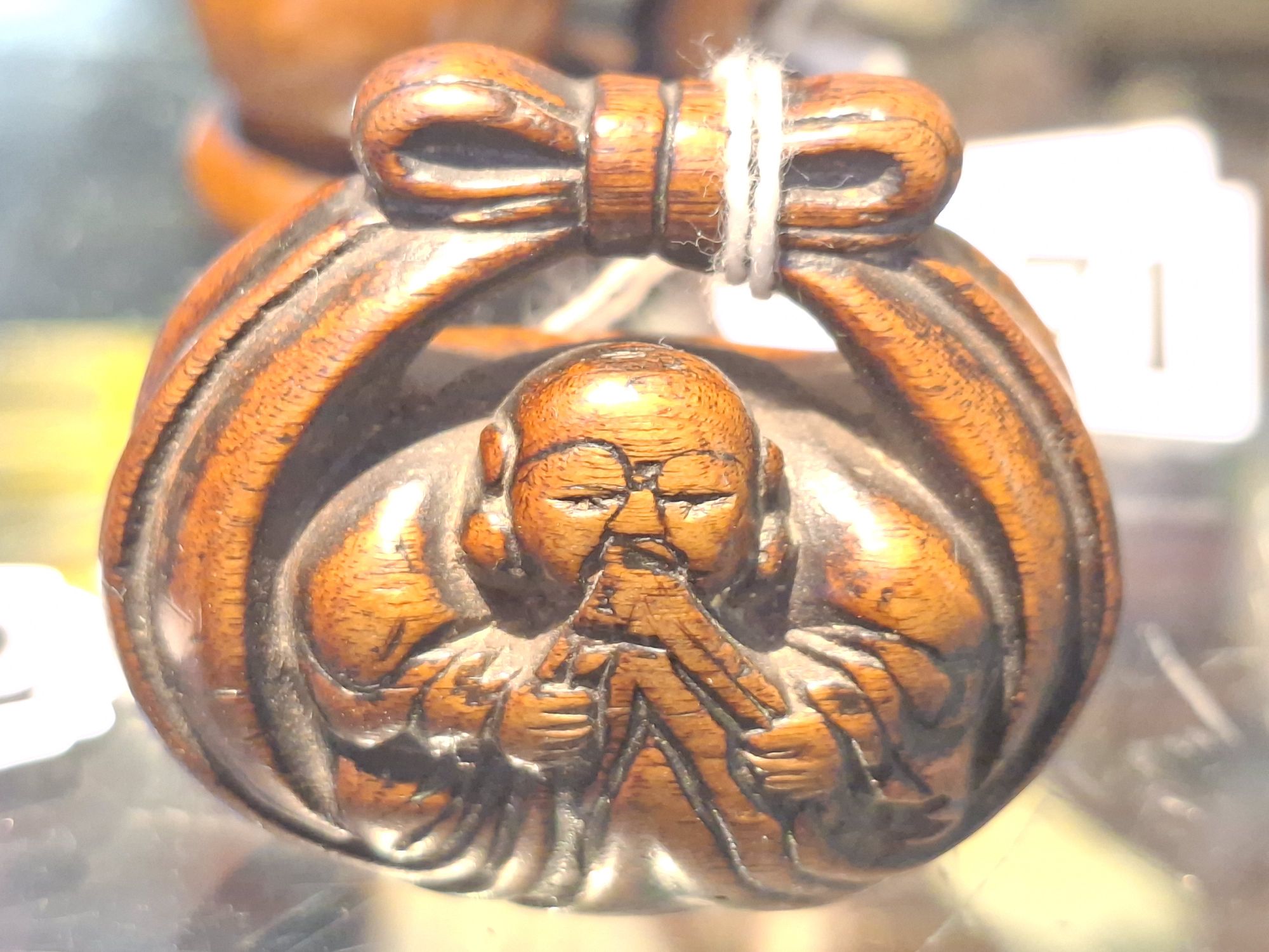 1272 · JAPANESE BOXWOOD NETSUKE