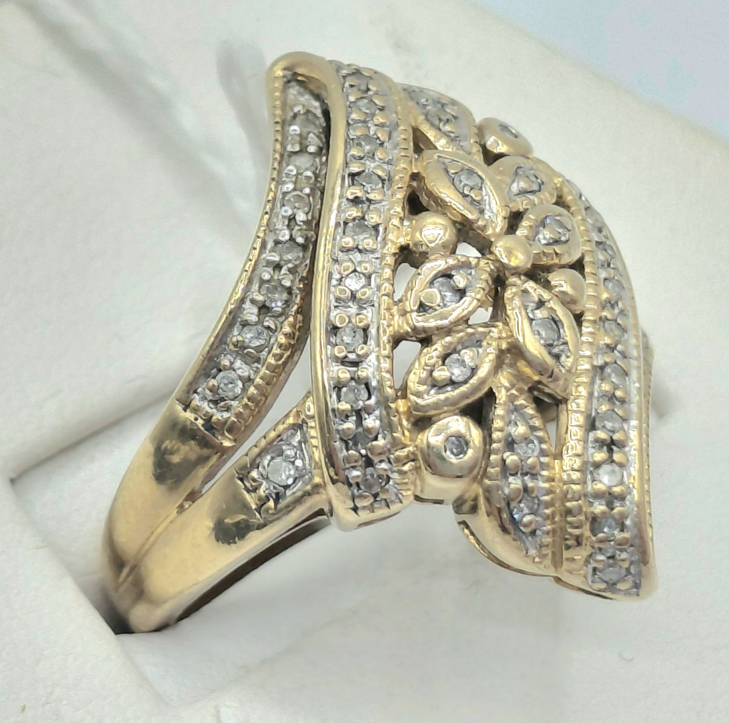 9ct Gold Diamond Ring