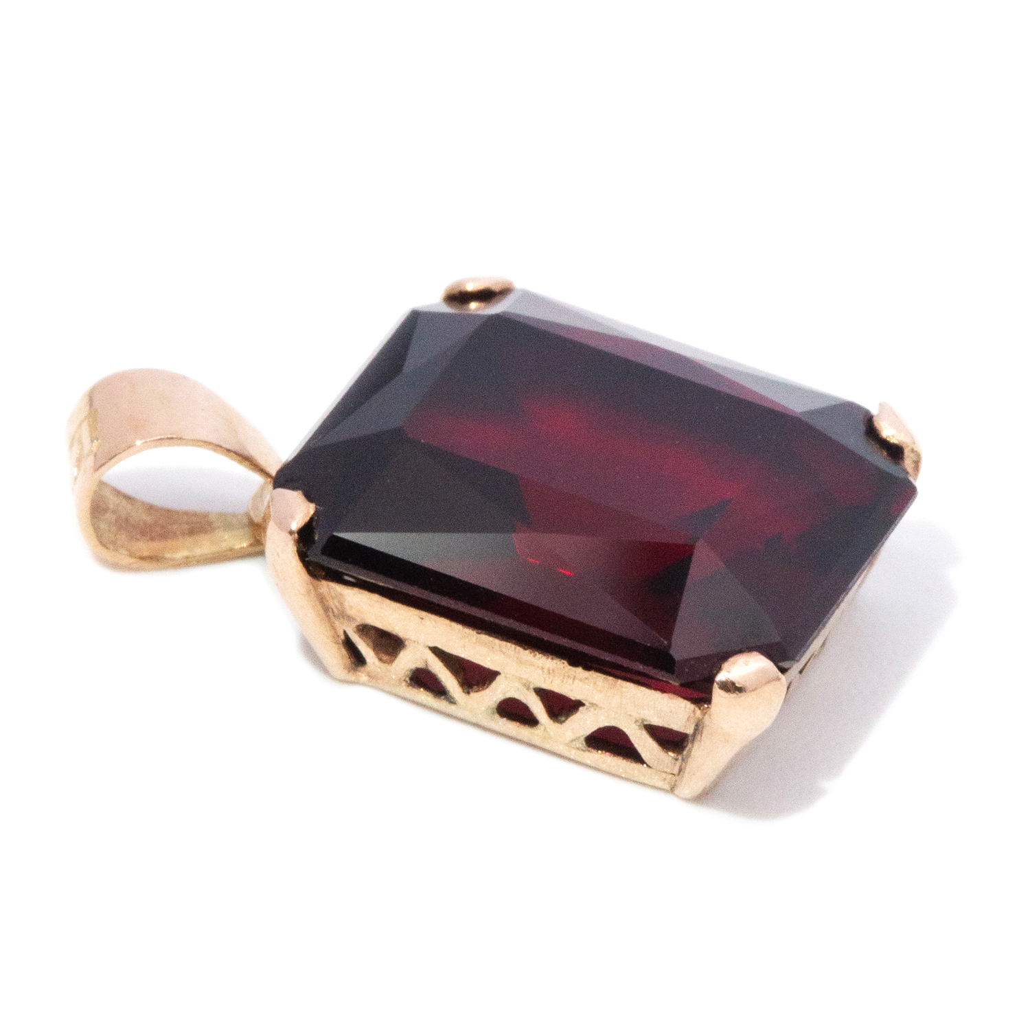 6.46ct Garnet Pendant