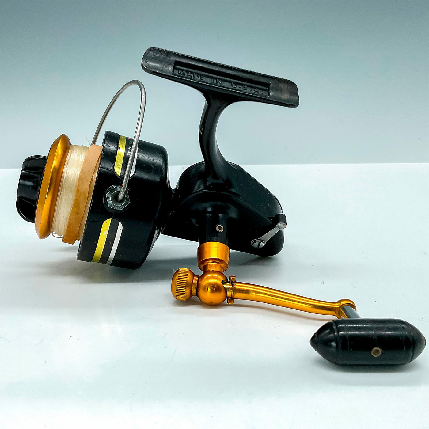 Vintage Penn 710Z Spinning Reel | Lion and Unicorn