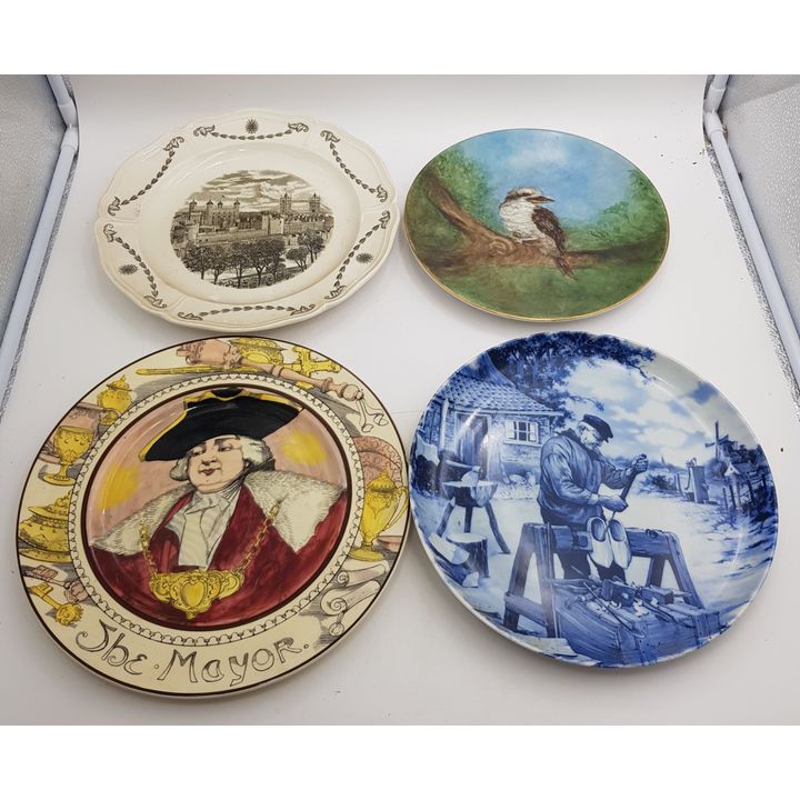 Display / Cabinet Plates (x4)