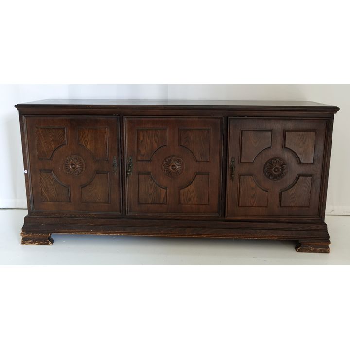 SIDEBOARD