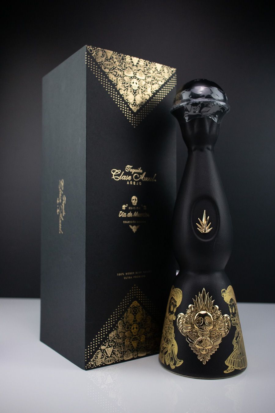 Clase Azul 'Dia De Muertos' Añejo Tequila Decanter (2021, 1 Liter