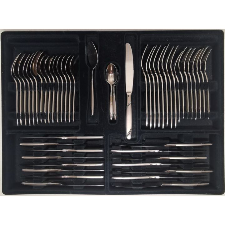 Oneida Cutlery Set