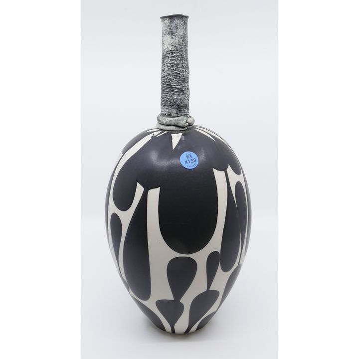 Sam Scott Black & White Porcelain Vase with Handbuit Neck- 15''