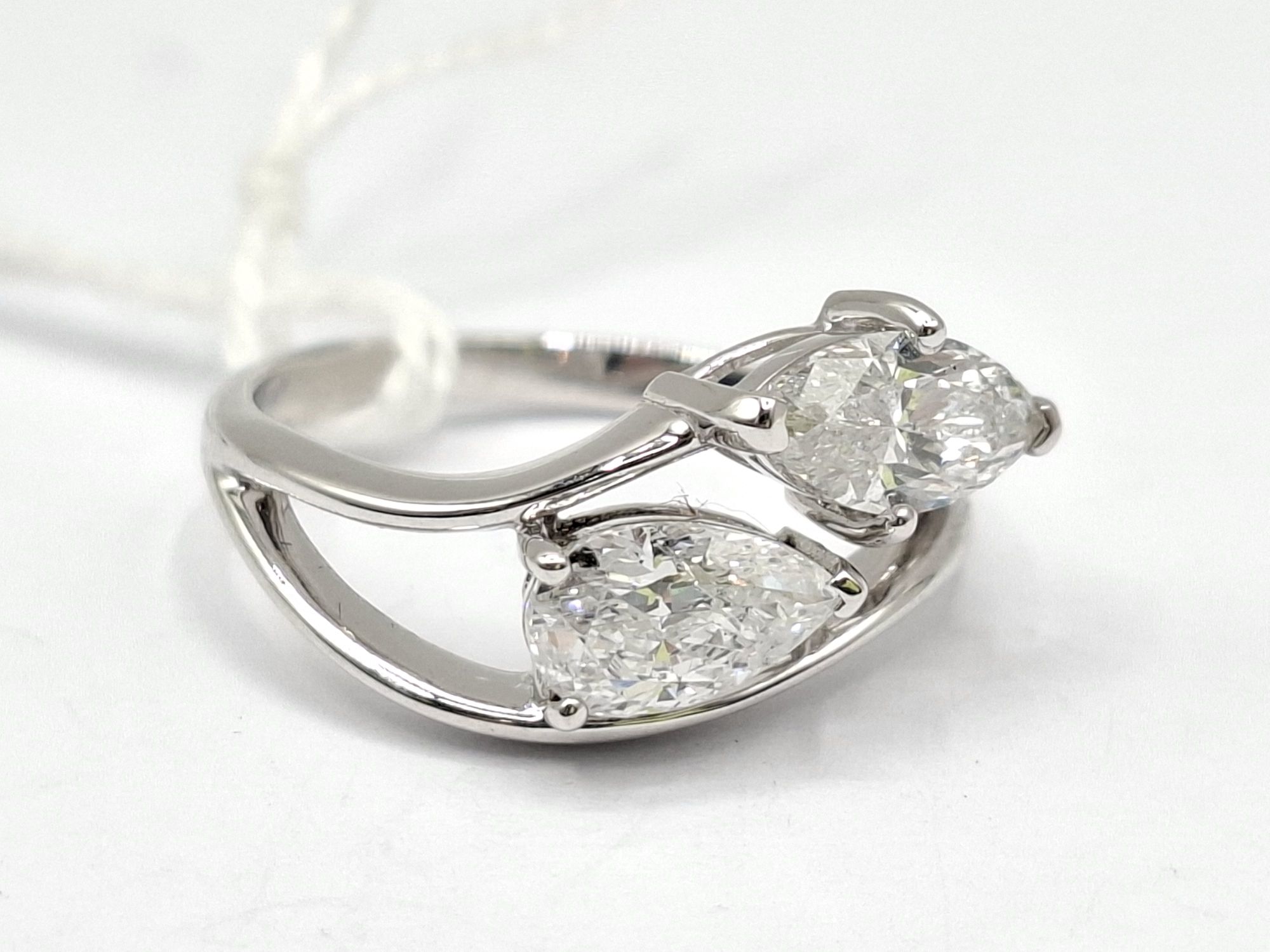 1168 · 14K WHITE GOLD RING