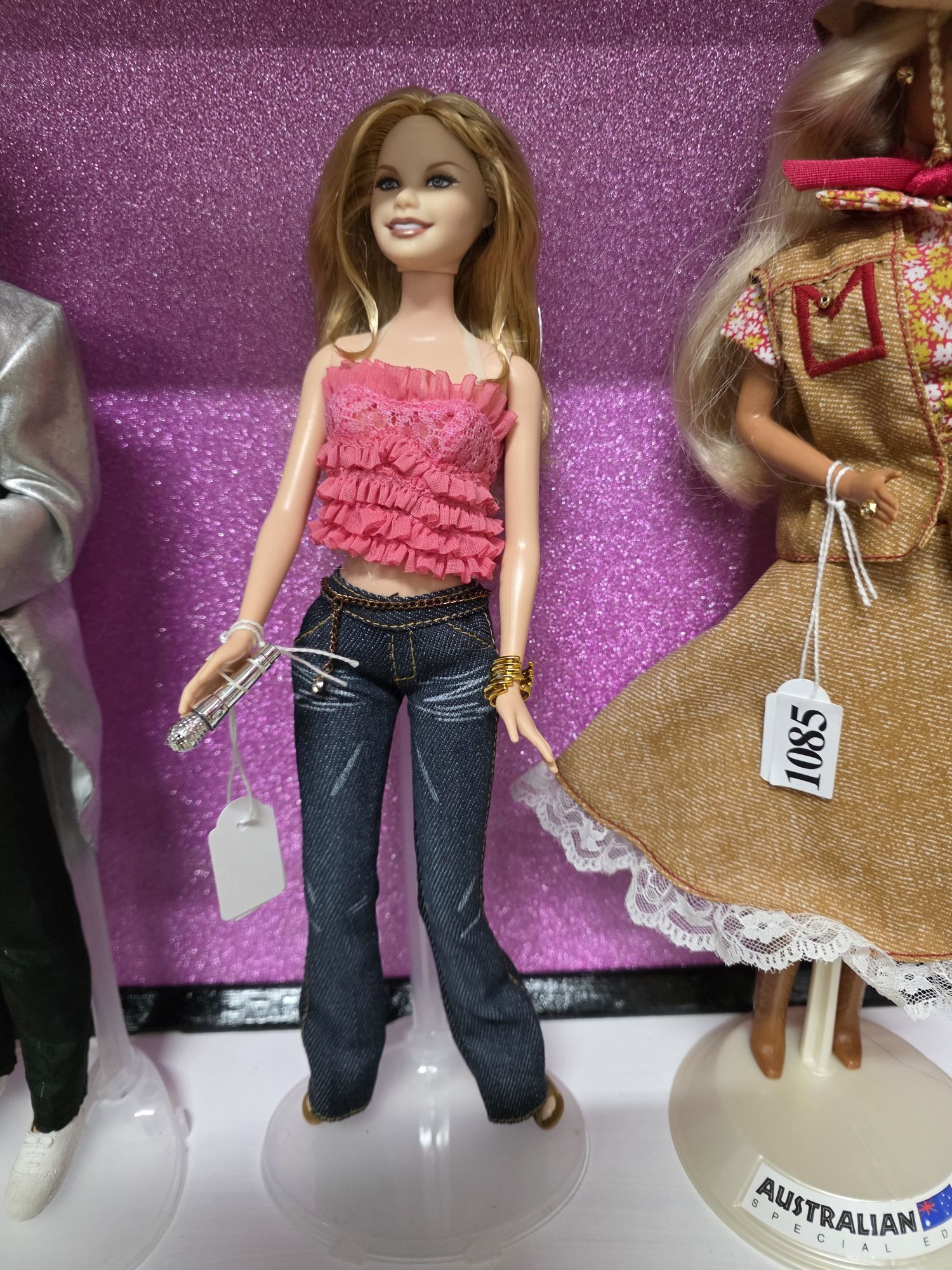 1084 · BARBIE DOLL