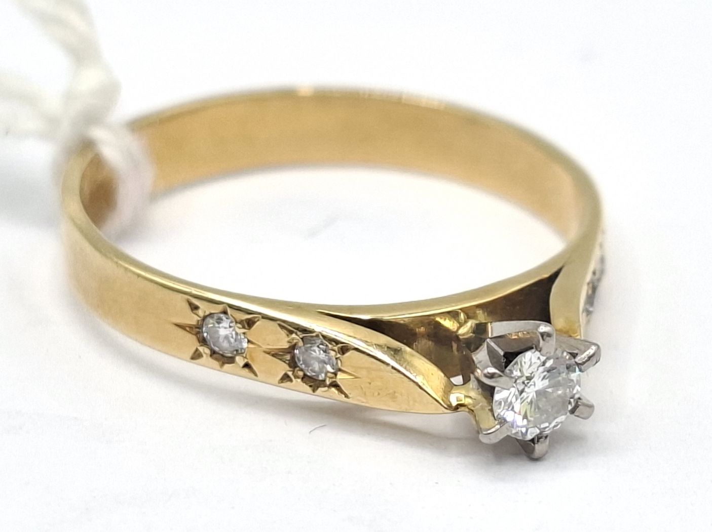 18ct Solitaire Diamond Dress Ring