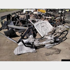 LOT ASSORTED VEHICLES SPARES INCL. TOWBAR/ DOOR/ PROPSHAFTS/ SEATS