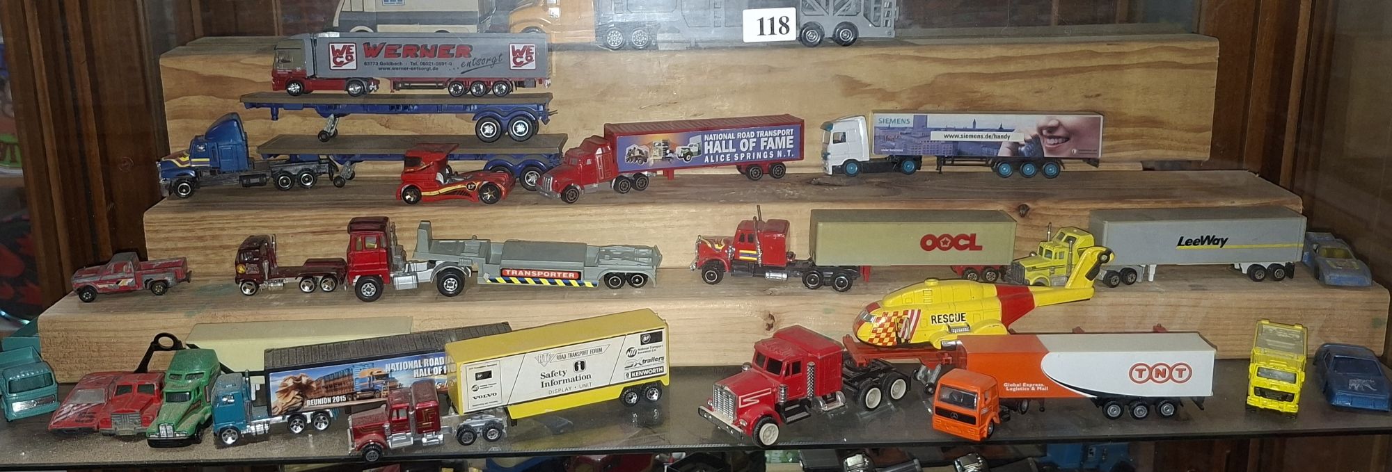 118 · DIE CAST TRUCKS
