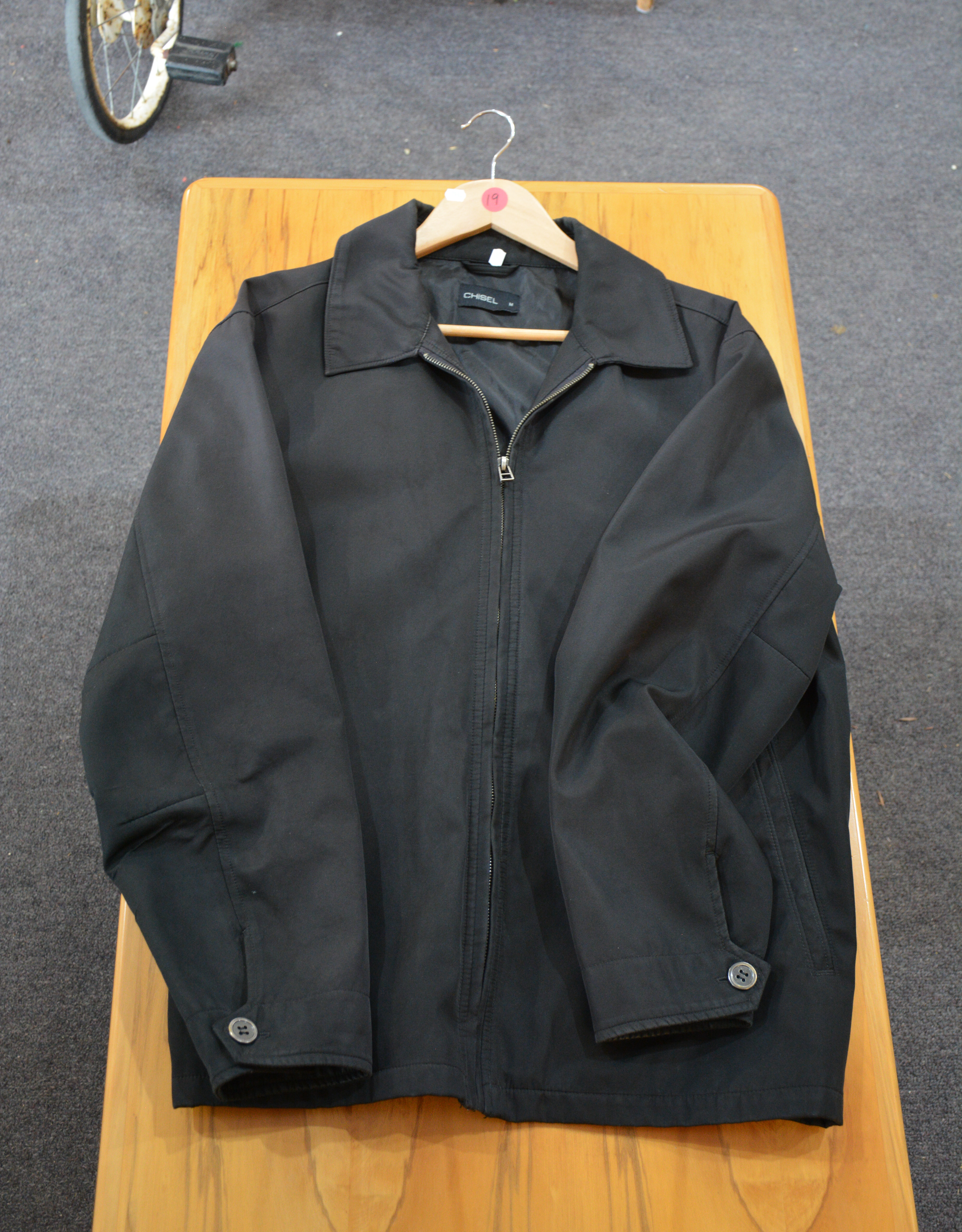 Chisel Mens Jacket - Size M — NZ auction result