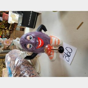 California Raisin and vintage random dice thrower