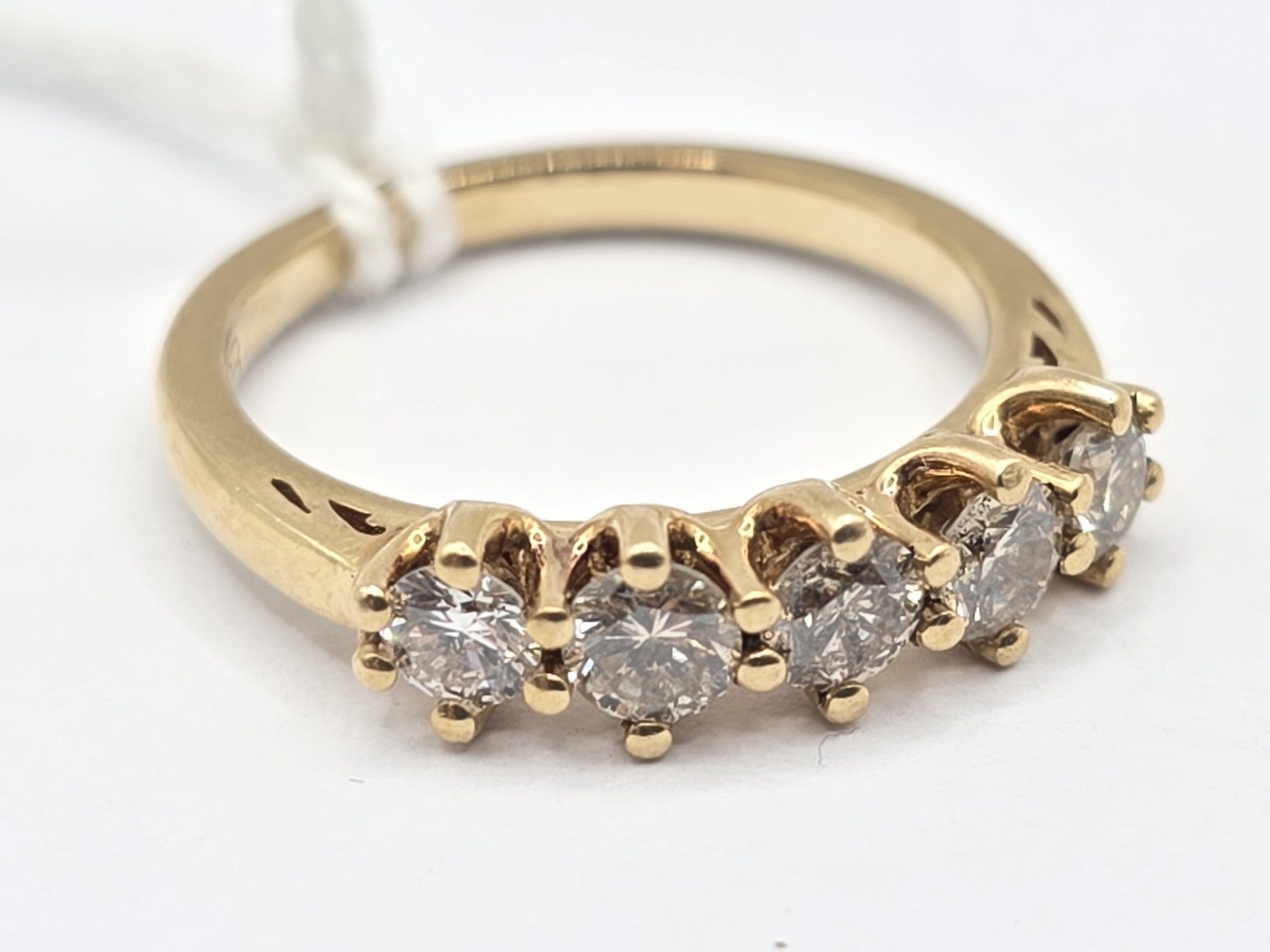 298 · 9CT DIAMOND ROW RING