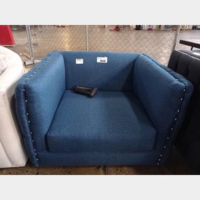 STELLE DEEP BUTTON ACCENT CHAIR - (1 MISSING LEG)